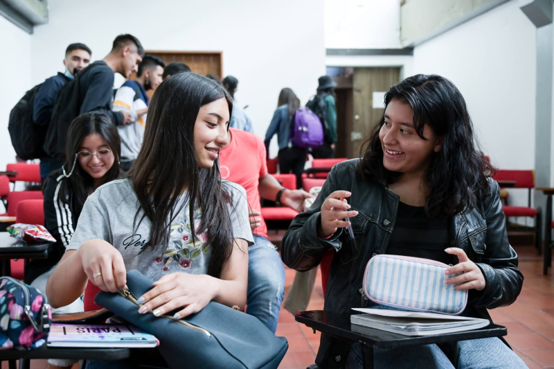 Más colegios y más becas gracias a la aprobación del cupo de endeudamiento de la ciudad