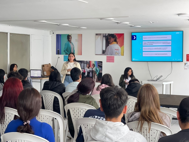 Atenea visita localidades para socializar convocatoria a becas de educación superior