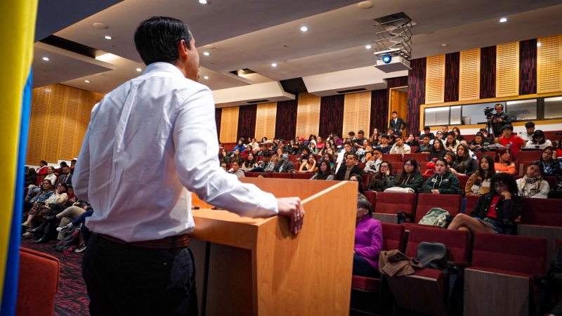 Bienvenida en la Universidad Externado de Colombia a 52 estudiantes de Jóvenes a la E