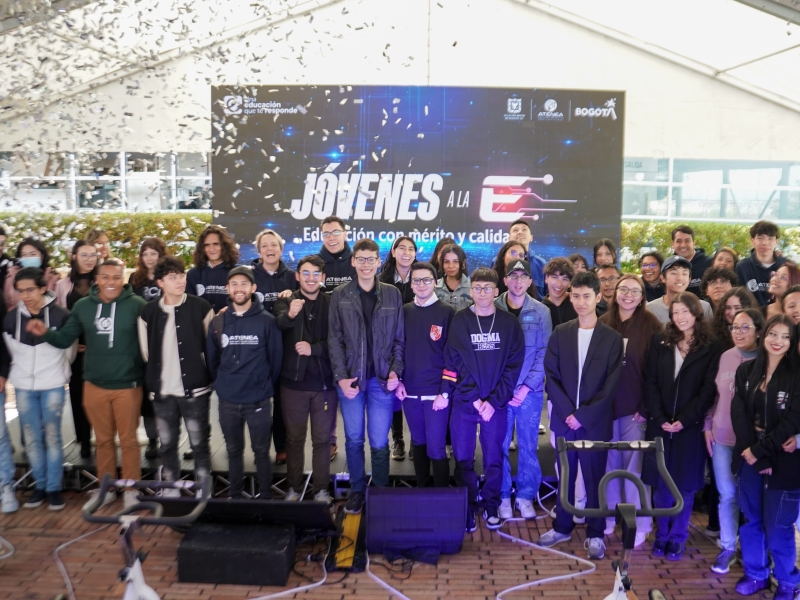 Bachilleres de Bogotá podrán acceder a 3 mil becas de Atenea para estudiar en universidades públicas y privadas