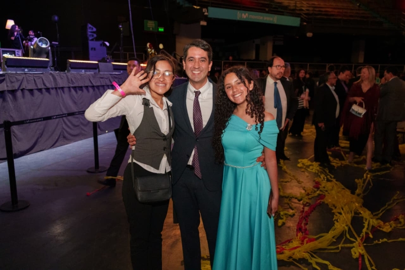 La Gala de los Mejores 2025 celebró el talento y la excelencia de la educación pública en Bogotá: 300 becas para los mejores estudiantes