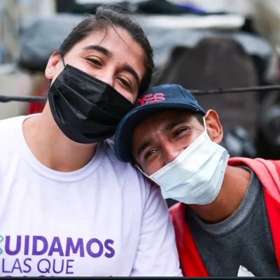 Joven recicladora y habitante de calle recibe título de bachiller