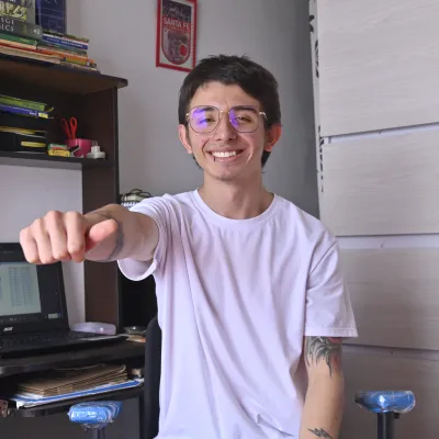 Jefferson Suarez, beneficiario del programa Todos a la U y con gran anhelo espera llegar a ser beneficiario de Jóvenes a la U 